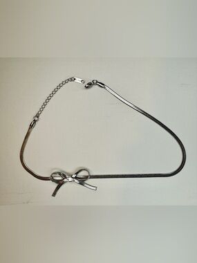BRAND NEW- Louise Carter - Carol Bow Necklace